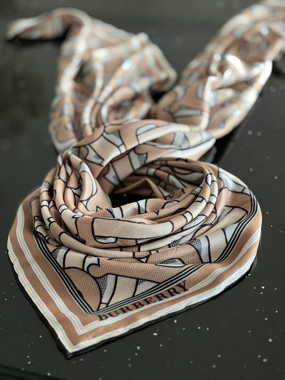 روسری پاییزه مجلسی مارکcoco chanel اعلاء دست دوز اورجینال